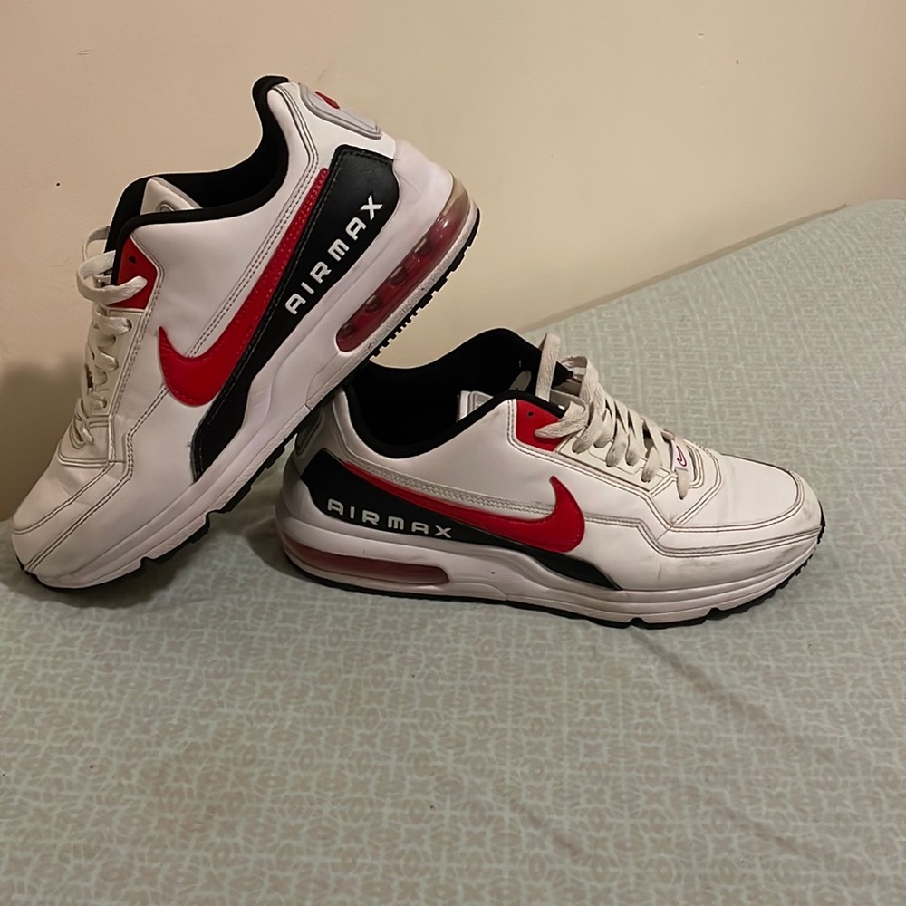 been worn a couple times, has some creases but not to bad